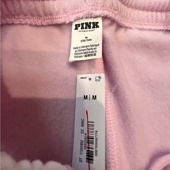 NWT PINK Victoria’s Secret Ivy Fleece Relaxed Shorts Pink and White Size M - Picture 4 of 5